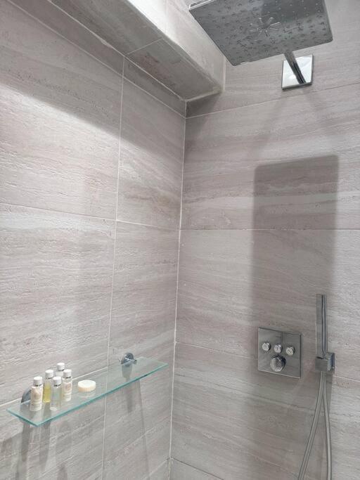 Luxury With G-prestige 503 Apartment